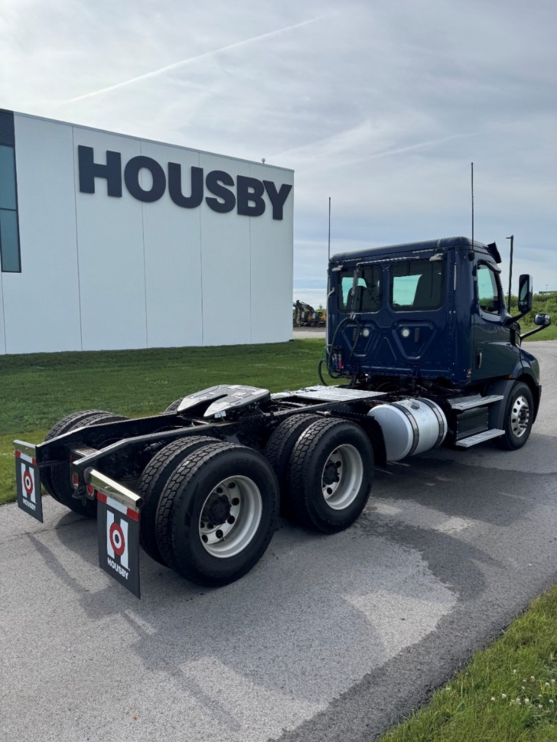 2019 FREIGHTLINER CASCADIA 113 - USED TRUCKS DAY CAB - image 6